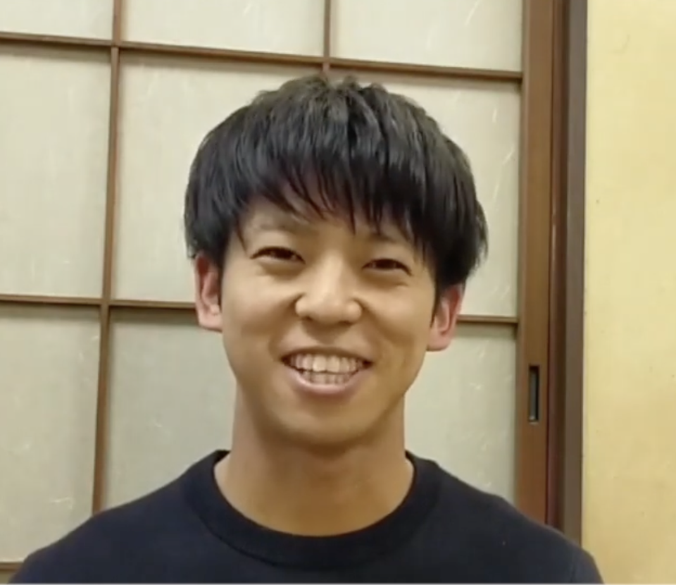 アトピーの良化と共に顔のニキビや便秘が改善された。　浜松市　23歳　Iさん